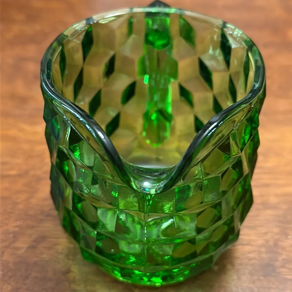 Jennette Glass Co preowned beautiful